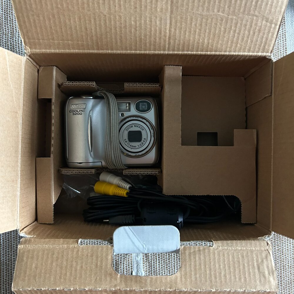 Nikon Coolpix 3200 Digital Camera – Silver – In Box w/ AV Cords - Picture 4 of 15